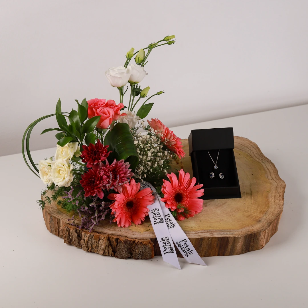 Vibrant Petals Flower Arrangement Vibrant Petals Flower Arrangement