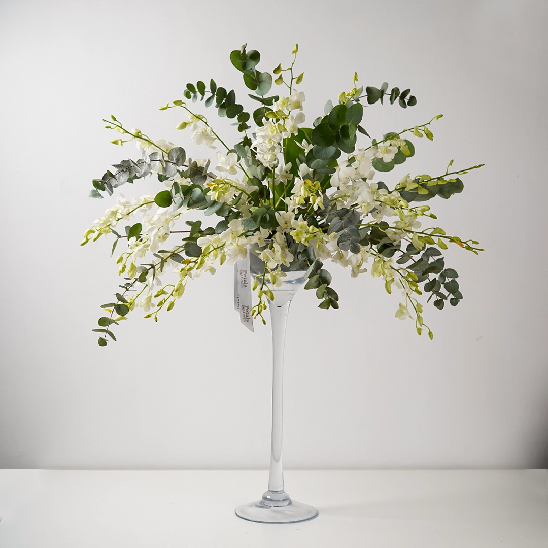The White Silhouette Flower Vase The White Silhouette Flower Vase