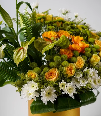 The Golden Aura Flower Box
