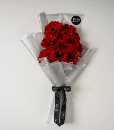 Red Kiss Flower Bouquet